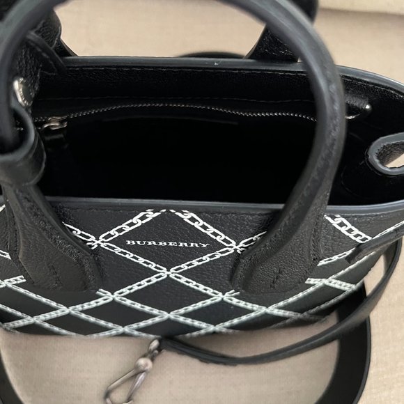 BURBERRY Goatskin Link Print Baby Banner Tote Handbag Black New Without Tags - Picture 7 of 16